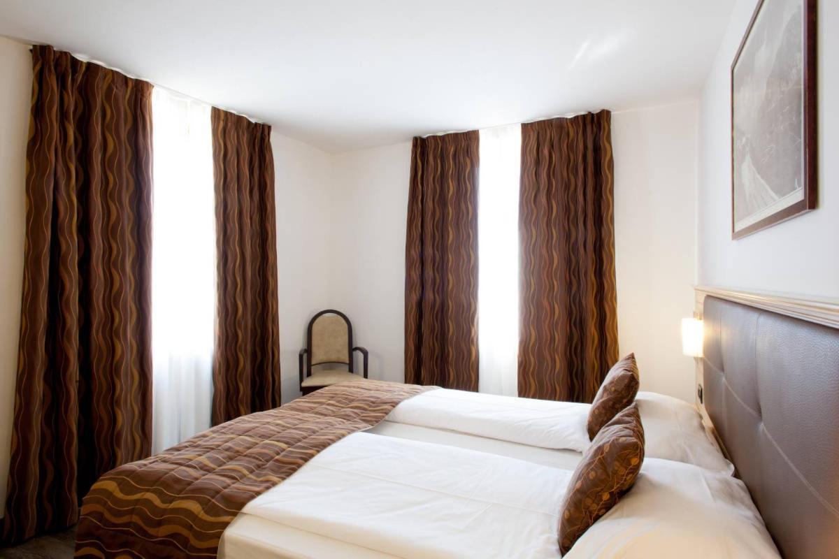 Hotel Portici - Romantik & Wellness リーヴァ・デル・ガルダ エクステリア 写真